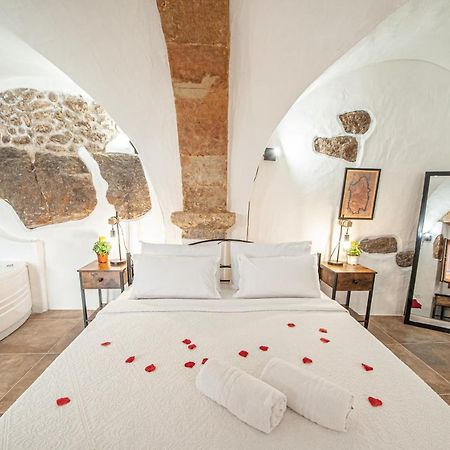Romantic Loft With Jacuzzi In The Castle Кастельсардо Экстерьер фото