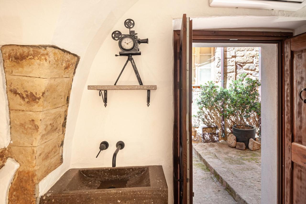 Romantic Loft With Jacuzzi In The Castle Кастельсардо Экстерьер фото